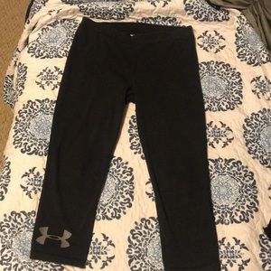 Under Armour black Capri leggings